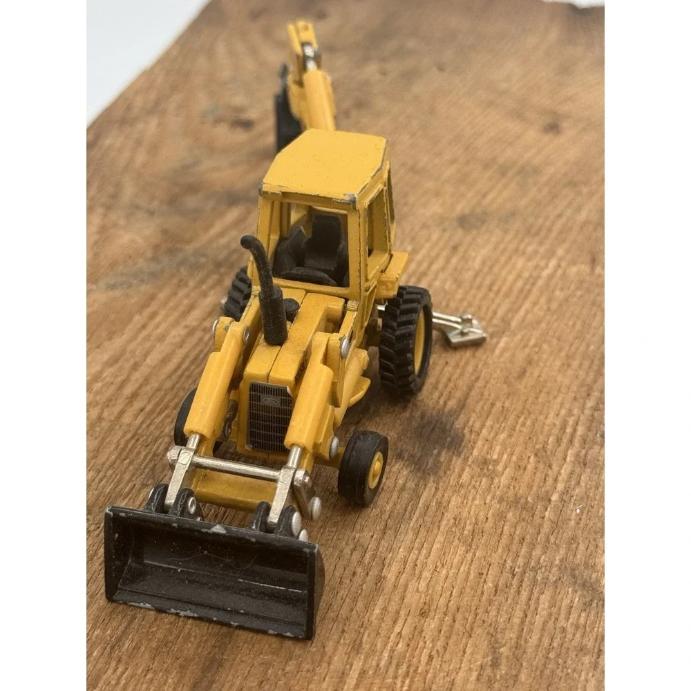 Vintage ERTL Ford Tractor Loader Backhoe Diecast Toy 2288ZD Dyersville Iowa
